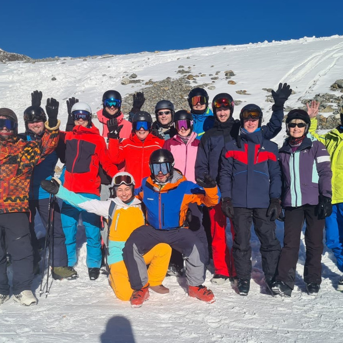 Neue Skianzüge für den SCW