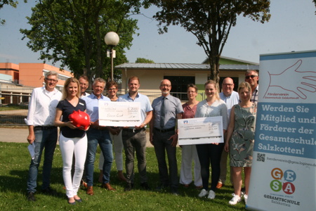 Partnerbild - Auto Bachem GmbH unterstützt unser Projekt Soccer-Court mit 2.000 Euro
