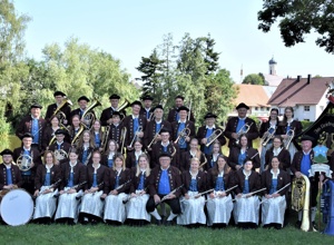 Neue Trachten für den Musikverein Bellamont