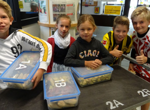 An apple a day... - Schulobst für die Kids der Mariengrundschule