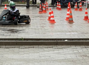 Volksbank: Regenjacken für die SMC Jugendgruppe e. V.