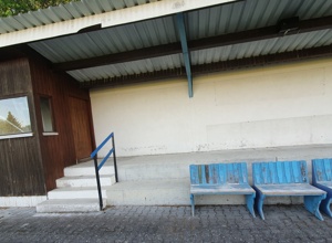 FVS - Tribüne und Ersatzbänke erneuern