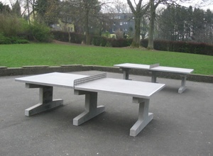 2 Schulhof-Tischtennisplatten für die Friedrich-Adler-Realschule