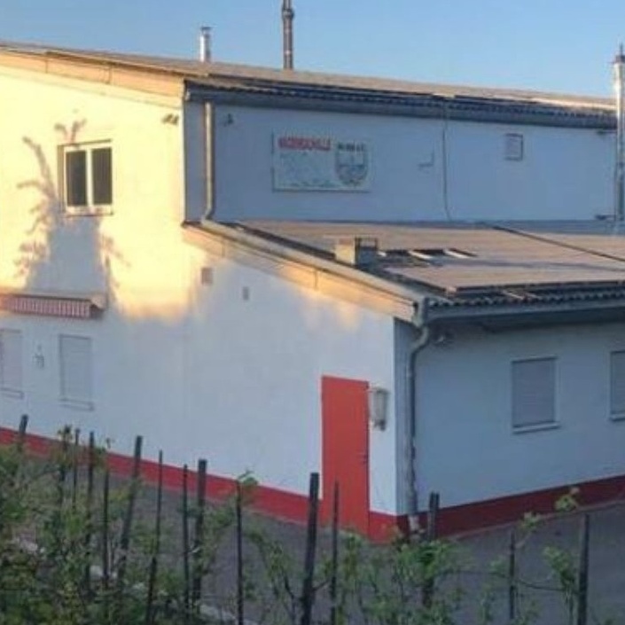 Ein Neues Dach für die Wagenbauhalle Weis