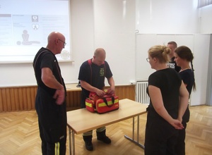 Automatischer externer Defibrillator für die Feuerwehr Sonnenberg