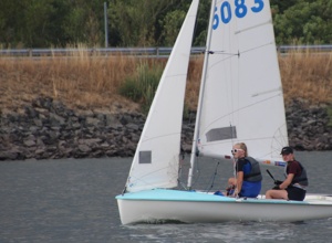Jugend-Regattaboote und -ausrüstung