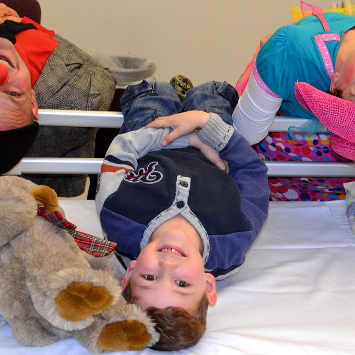 Kinderklinik zum Wohlfühlen – Bilder für die Flure