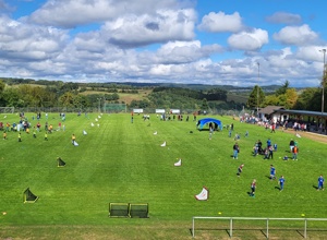 Kalte Getränke für Jung und Alt am Sportplatz Stadtkyll