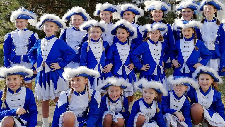 Gardekostüme für Kinder- und Jugendgarde