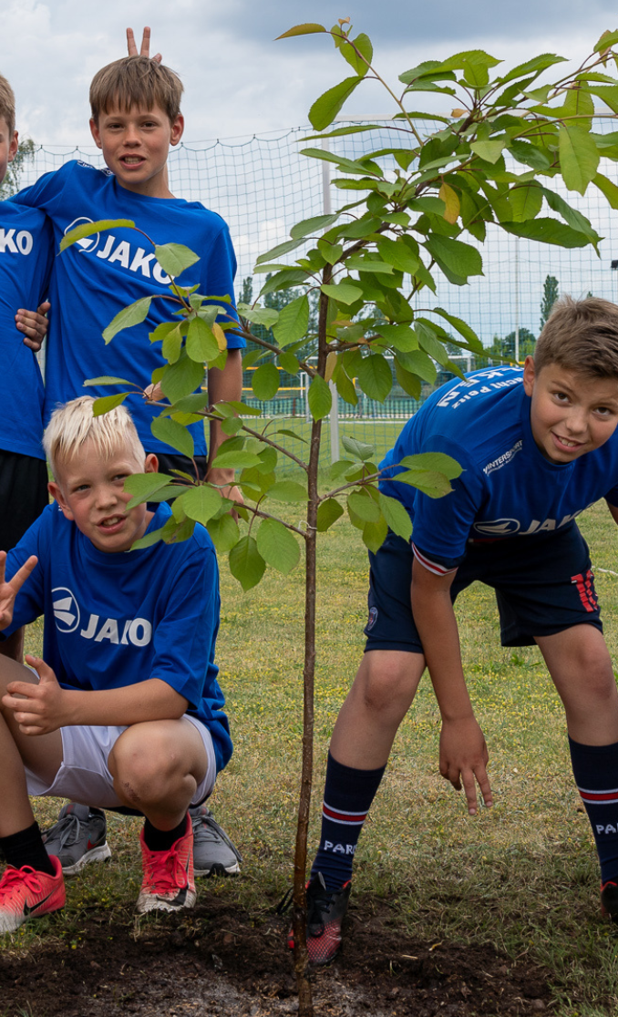 Nachhaltige Spiel- und Aufwärmkleidung für unseren Nachwuchs