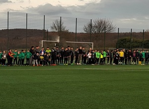 Video - Trainingsanzüge für die Jugendfußballabteilung
