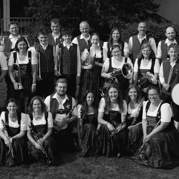 Ergänzung Trachten MV Rieder
