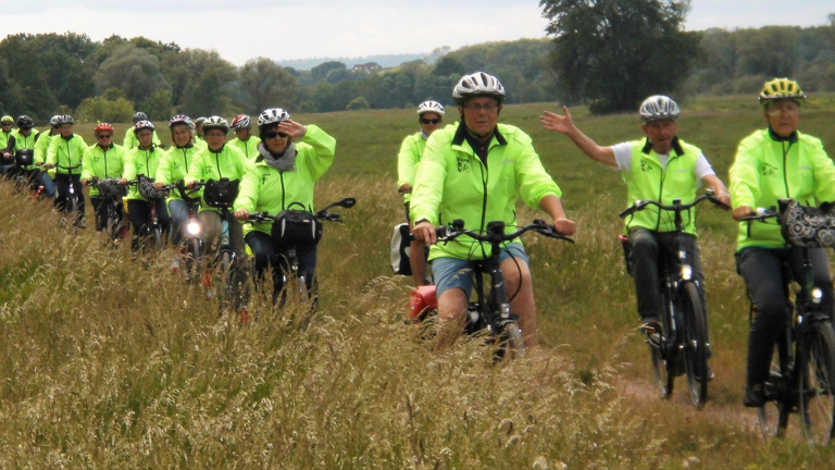PKW Fahrrad-Transport-Anhaenger für 5 E-Bikes