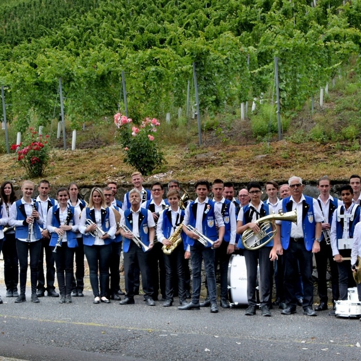 Ausstattung Jugendorchester Uniformen/Instrumente