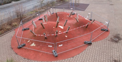 Spielelandschaft im Pausenhof
