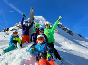 Neue Skijacken für das Trainerteam
