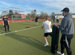 Football Jugend fördern