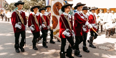 Neue Uniformen für die Jungschützen der St. Seb. Schützen Königshoven