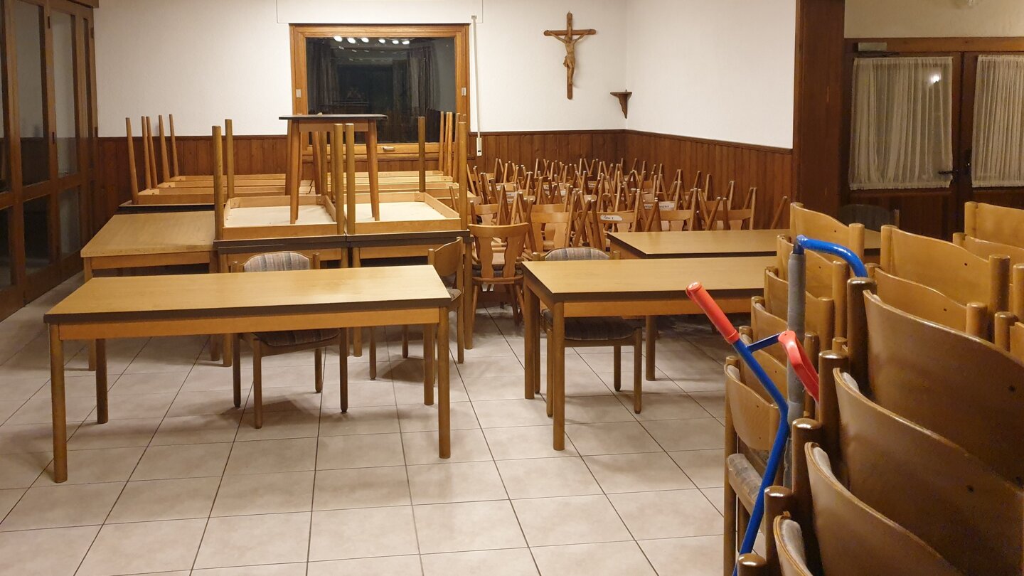 Mobiliar für DGH Stebach Viele schaffen mehr