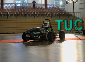 Chemnitzer Studierende entwickeln neues autonomes Rennfahrzeug