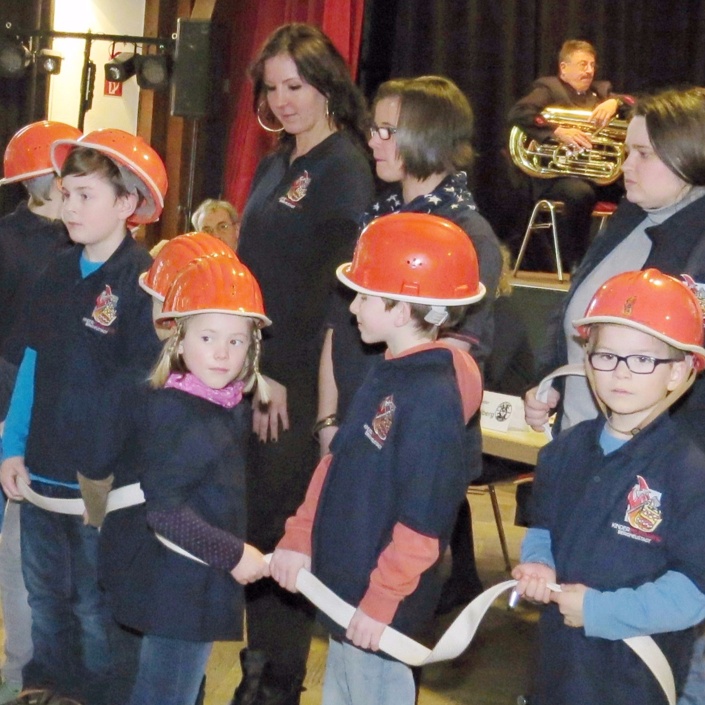 Uniformen für die Kinderfeuerwehr Bergneustadt