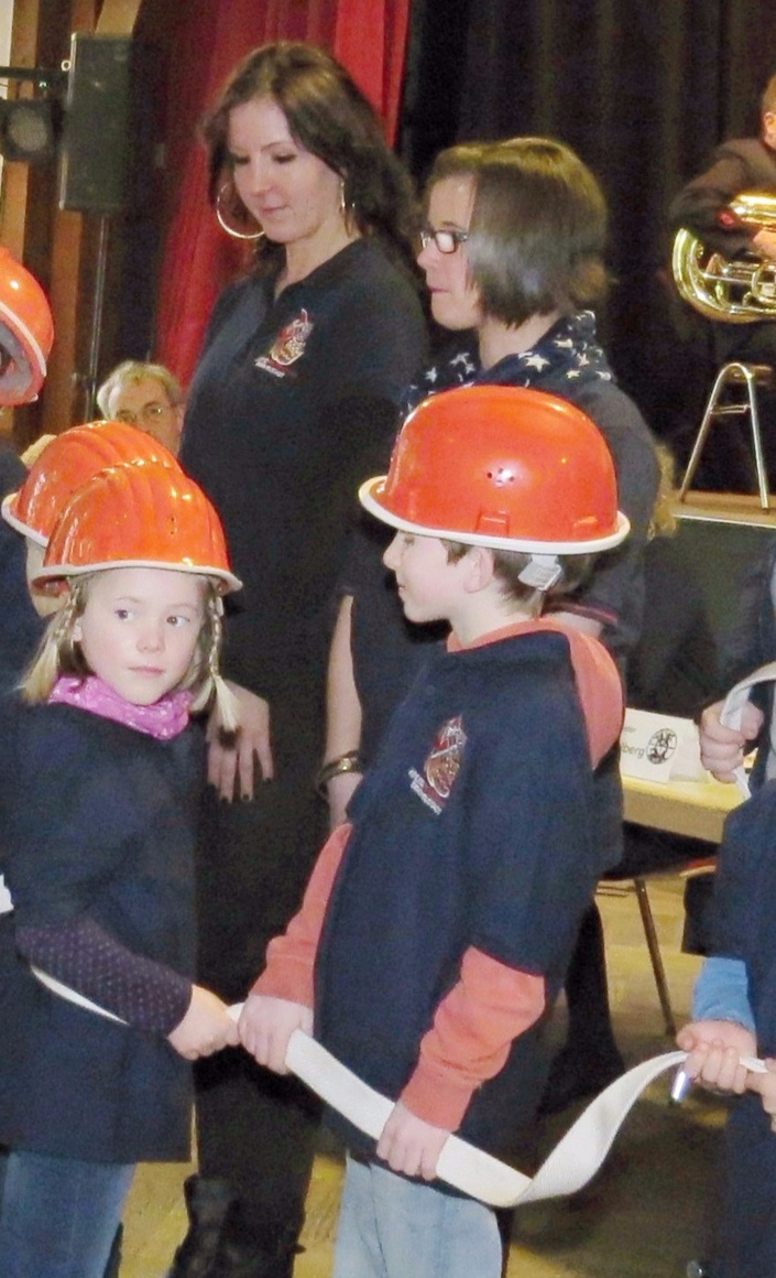 Uniformen für die Kinderfeuerwehr Bergneustadt