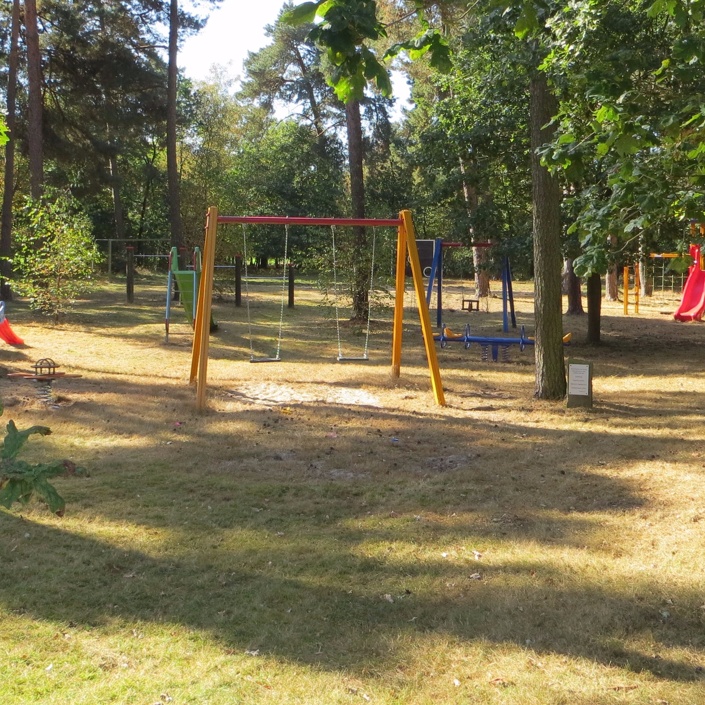 Sanierung Wald-Spielplatz "Am Flüddert"