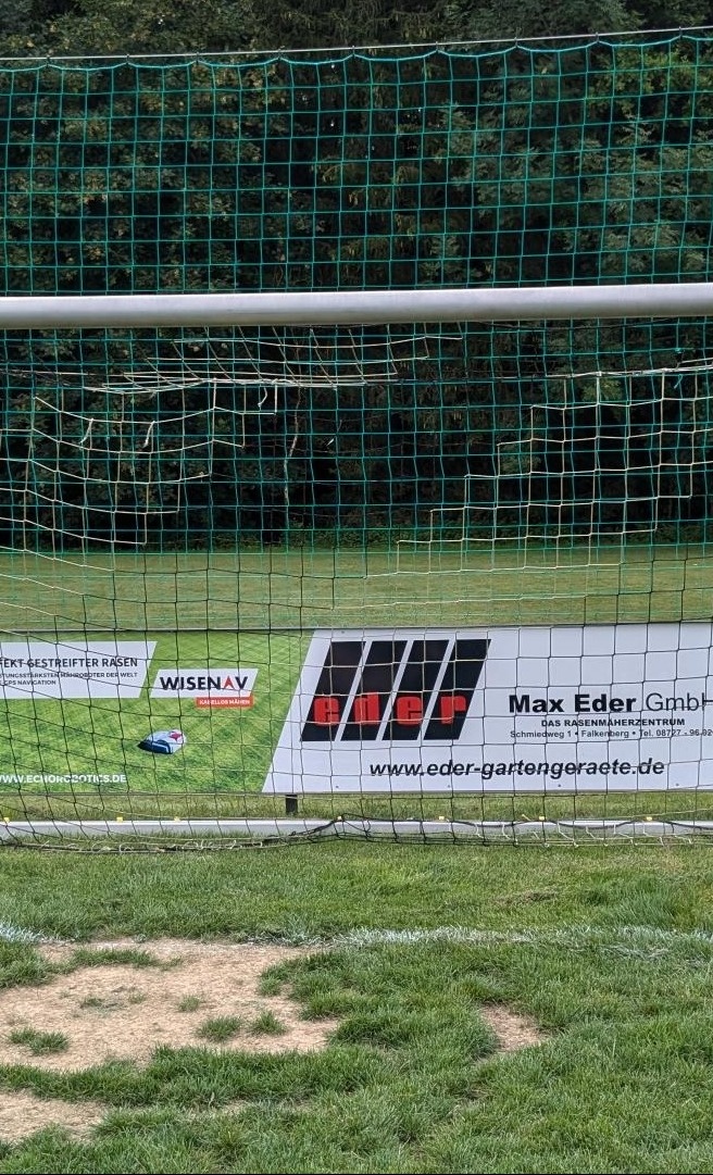 Neue Jugendfußballtore für den Höckinger SV