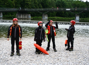 Neoprenanzüge für die Jugendgruppe der Isarrettung