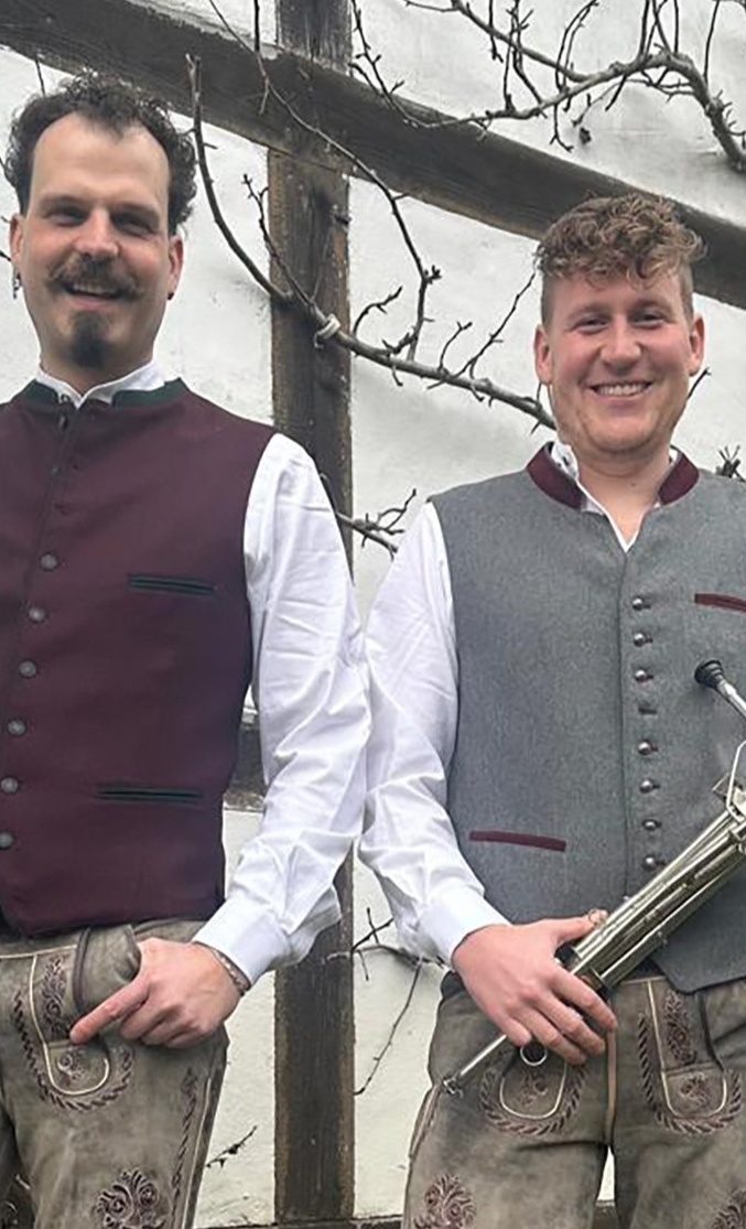 Neue Uniform für die Schalmeienkapelle Baindt
