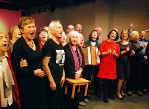 Eine Reise durch betagte Erfahrungslandschaften –  Der FWT-Altentheaterpfad