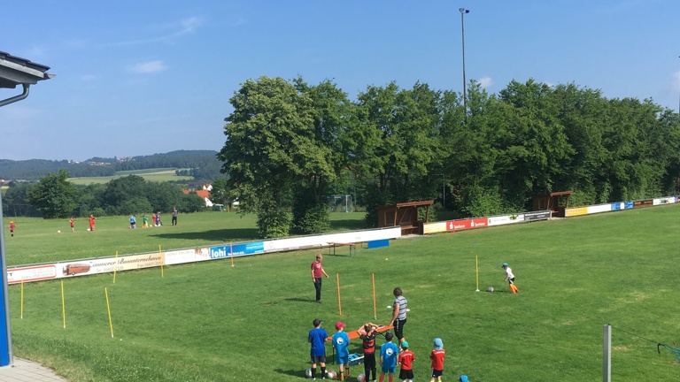 LED-Flutlichtanlage für den TSV Bernhardswald