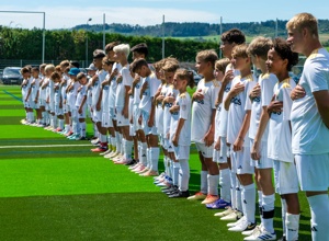 Gemeinsam zum Jugendbus des FC Erzingen