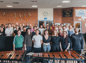 Uniformen und Props für 52 Indoor Percussion