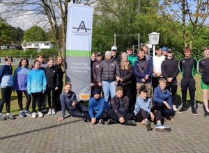 Trainer*innen-Katamaran für die Ruder-Riege der Angelaschule