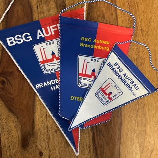 Nostalgisches AUFBAU-Wimpel-Set