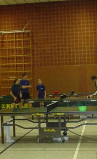 Neue Tischtennisplatten für die TTV Neheim-Hüsten