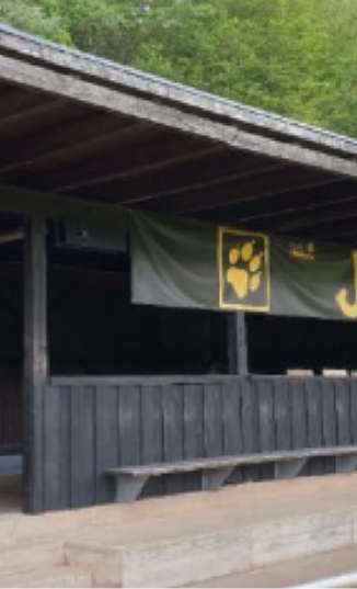 Die Stadtkyller Tribüne wird wetterfest