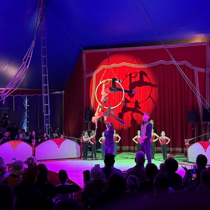 Mitmach-Zirkus an der Grundschule Egglham