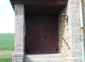 Barrierefreier Zugang zur evangelischen Kirche in Kirchendemenreuth