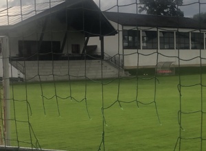 Ballfangzaun erneuern  - hoch und weid is an Fußballer sei Freid!