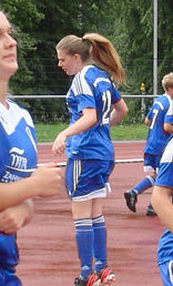 Frauen im Stadion, zukünftige Weltmeisterinnen aus Cochem?