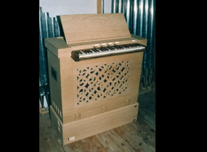 Die Königin im Kleinformat-Truhenorgel für das EVM