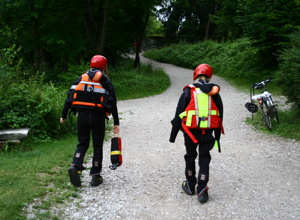 Neoprenanzüge für die Jugendgruppe der Isarrettung