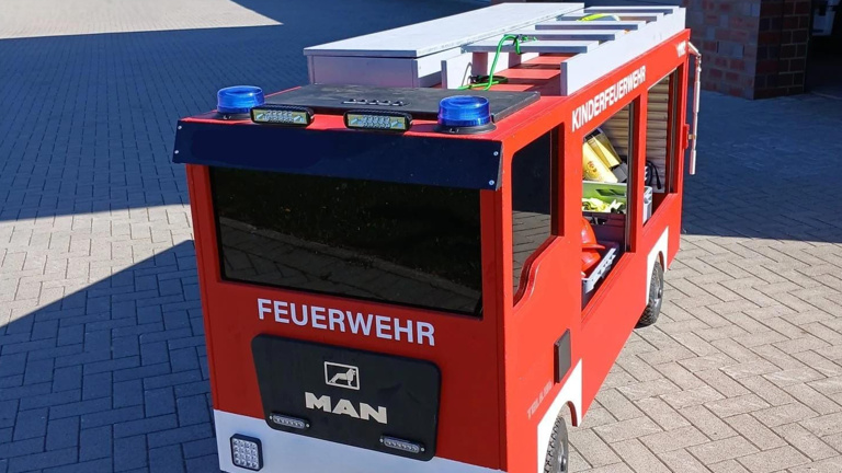 Bollerwagen für die Kinderfeuerwehr Roydorf