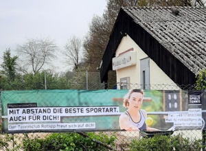 Neues Dach fuer's  Clubhaus