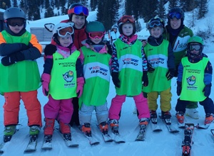 „Sichtbar auf der Piste – Anerkennung für unsere Ski-Übungsleiter“