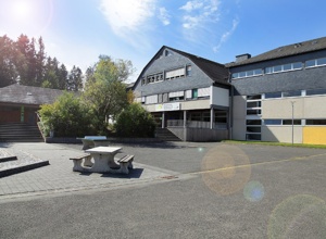 Neue Sitzgruppen für unseren Schulhof
