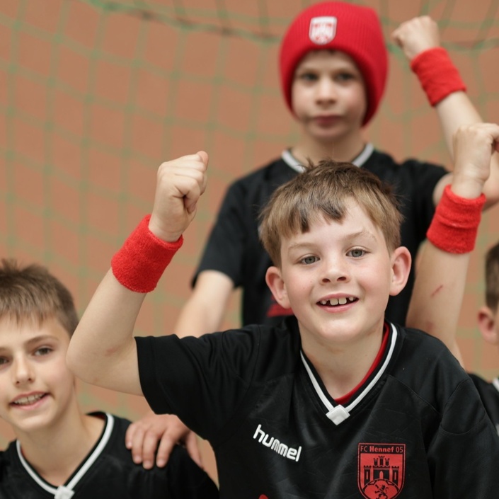 Mützen und Schweißbänder für die Handballer des FC Hennef 05 e. V.