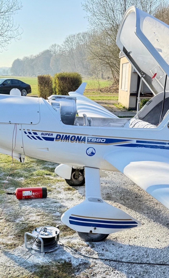 Reparatur unseres Motorseglers nach Diebstahlversuch